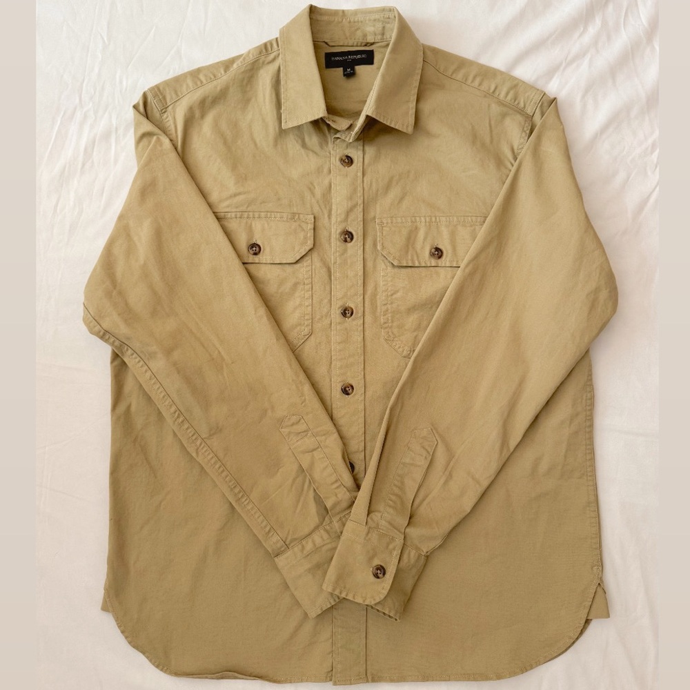 Men’s Banana Republic Button-Up Shirt - Size Medium